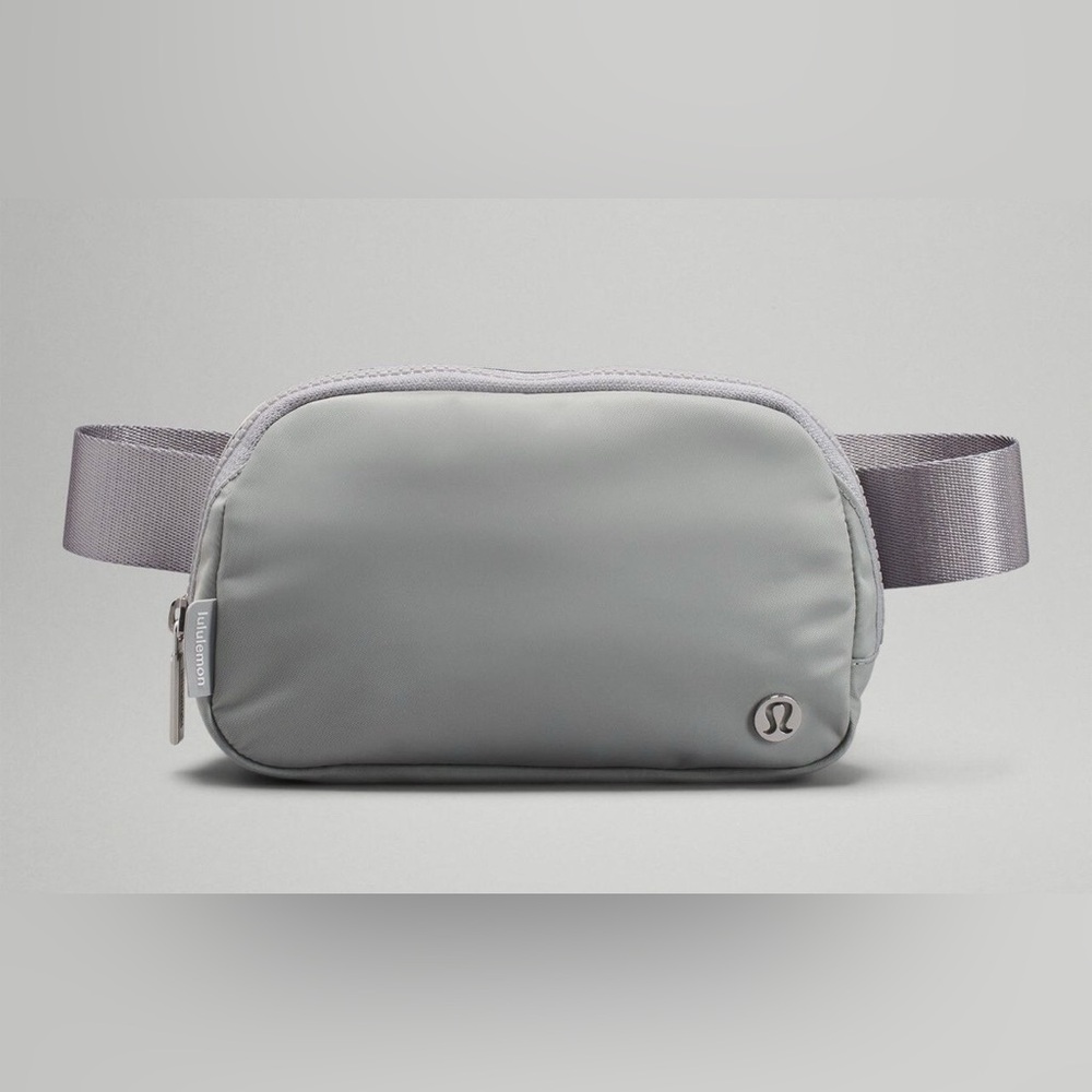 LULULEMON EVERYWHERE BAG *please read